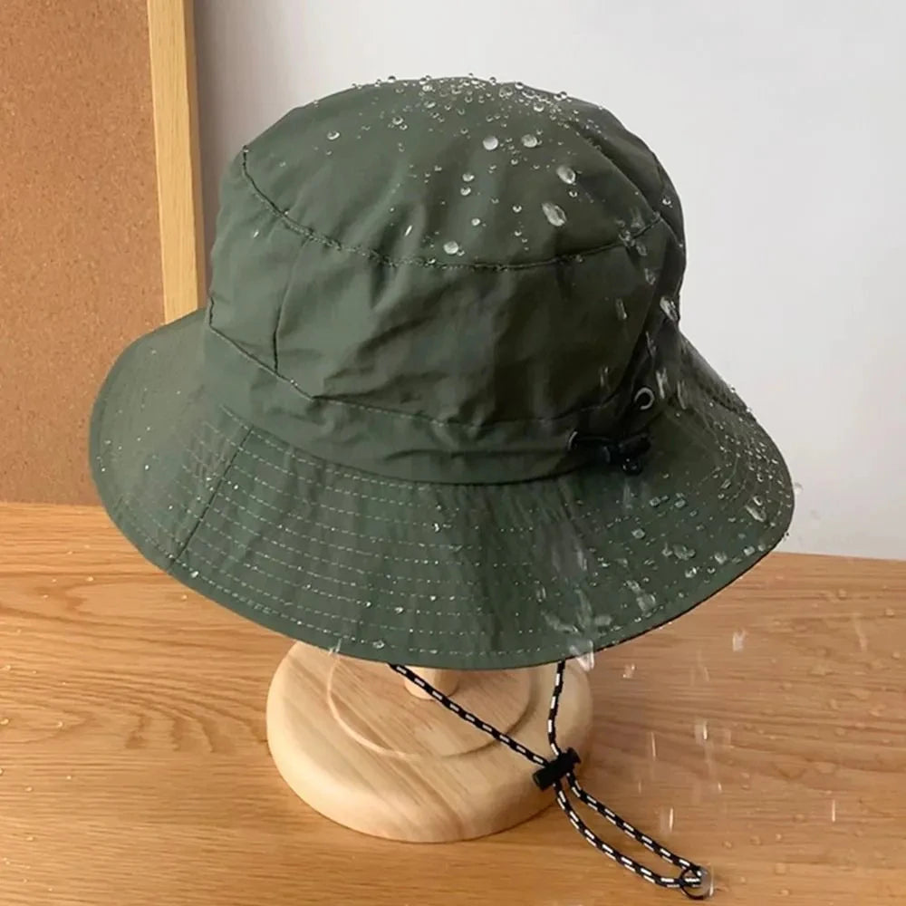 Chapeau pluie homme cordon stylé