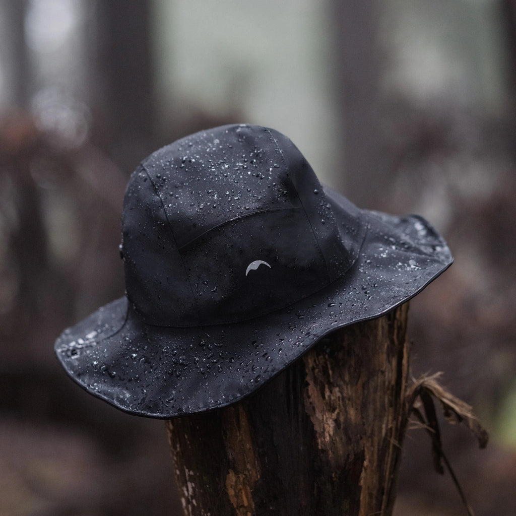 Chapeau pluie large bord voyageur